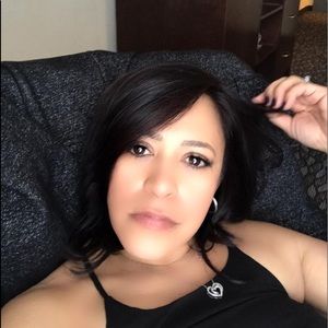 Meet your Posher, Ana